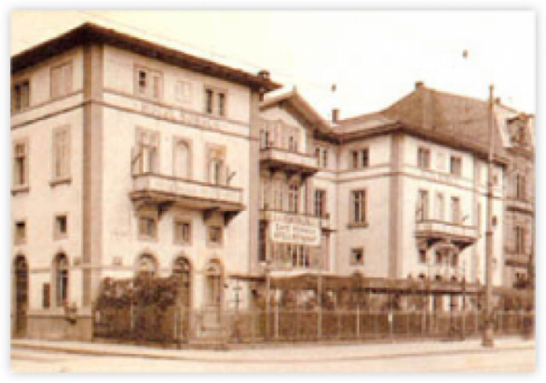 Das Bild zeigt den ersten Sitz der Verwaltungs-Akademie Baden in der Nowackanlage um 1925